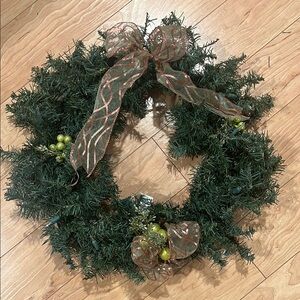 Green Classic Christmas Wreath